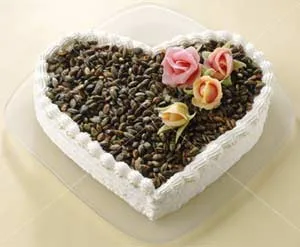 Black Forest Cake 2lbs (Karachi Only)
