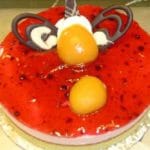 chocolate-cut-berry-cake-PC.jpg